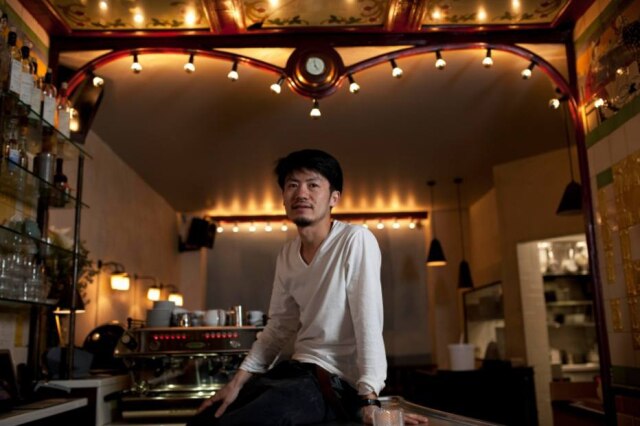 Damien Lafargue|NYT Sota Atsumi, chef do Clown Bar, eleito pela Le Fooding, o melhor bistrô da França em 2015.
