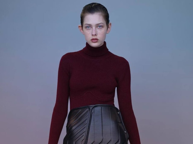 Instagram.com/@balenciaga Modelo é chamado de 'saia de design de carro'