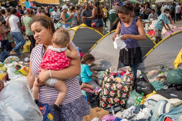 DANIEL TEIXEIRA/ESTADO Moradores do prédio que desabou receberam ajuda da Cruz Vermelha, que recolheu doações com a divulgação do 'Partake the Bread'.