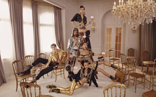 Steven Meisel/ H&M/ Divulgação Peças serão inspiradas tanto pelo estilo de Jeremy Scott quanto peças criações de Franco Moschino