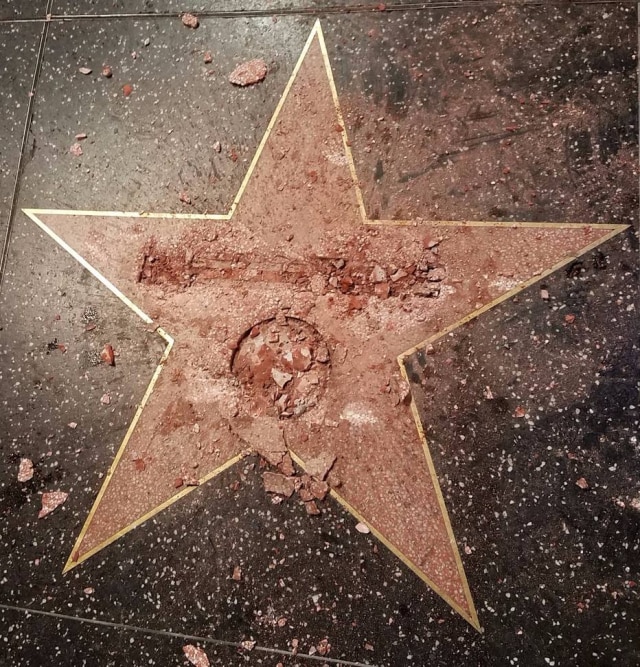 Deadline Hollywood Estrela de Trump na Calçada da Fama amanheceu destruída nesta quarta-feira (26)