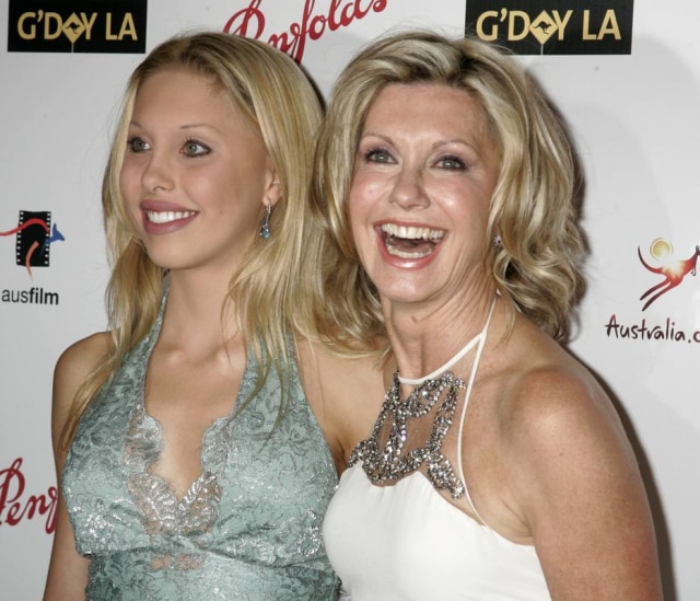 REUTERS/Fred Prousser Olivia Newton-John e sua filha Chloe Lattanzi.