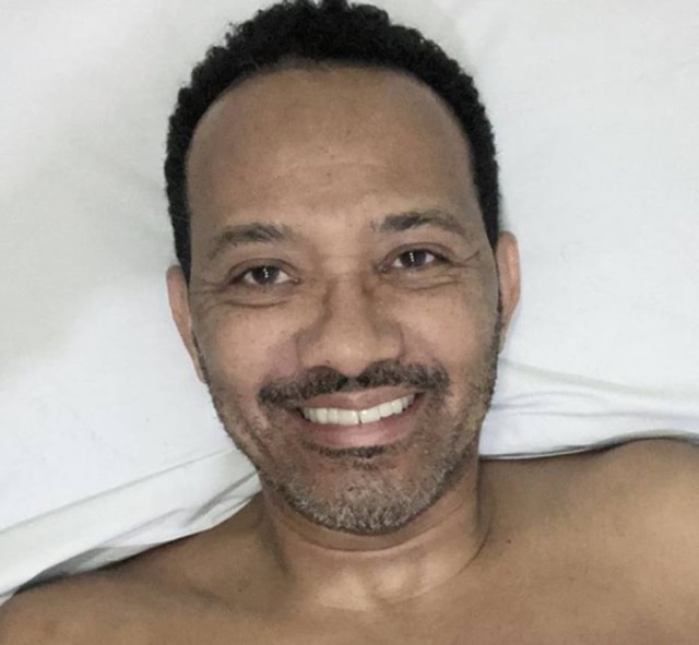 Instagram/@evandroartoficial Evandro, do Art Popular, sofreu acidente e teve de ser submetido a cirurgias; ele deve ficar longe dos palcos por no mínimo seis meses.