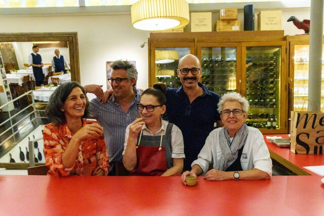 Lucas Terribili Neide Rigo, Mara Salles e Ana Soares com os sócios da Taquería La Sabrosa, Carlos Tavares e o chef Hugo Delgado.