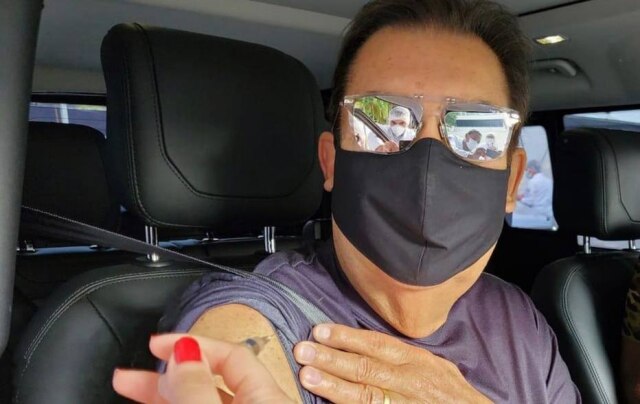 Instagram/ @faustosilvaofcial Faustão tomou a primeira dose da vacina contra covid-19 nesta segunda-feira, 29