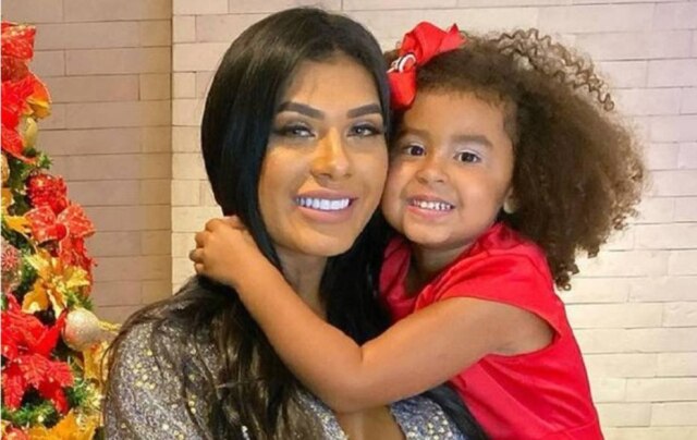 Instagram/ @pocah A cantora Pocah e sua filha Vitória, de cinco anos