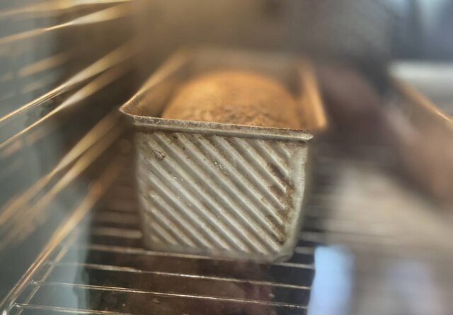 Papoula Ribeiro Pão de forma pode ser tão artesanal quanto as versões assadas direto no forno.