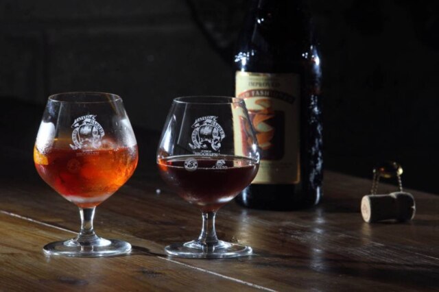 Felipe Rau Drinque inspiração: Old Fashioned. Cerveja criada: Improved Old Fashioned.