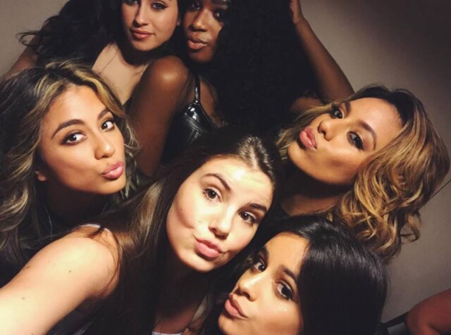 Reprodução/Instagram A atriz esteve no show da girlband pelo Rio de Janeiro.