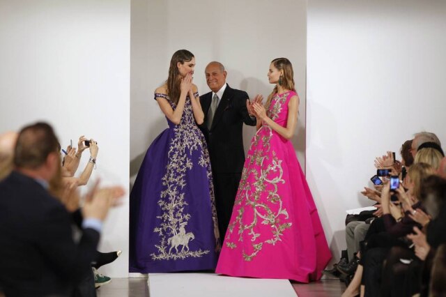 REUTERS/Lucas Jackson/Files Oscar de la Renta no desfile de inverno 2013.