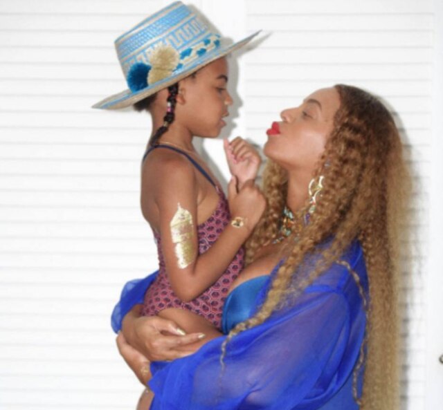 Instagram/@beyonce Tina Knowles, mãe de Beyoncé, postou foto no Instagram da cantora ainda criança e a comparou com Blue Ivy, sua neta
