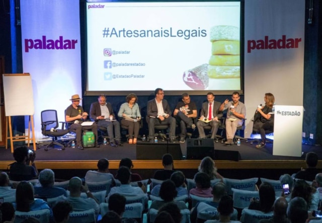Daniel Teixeira|Estadão 'Paladar' reuniu chefs, produtores e agentes do governo para debate sobre legalização dos produtos artesanais
