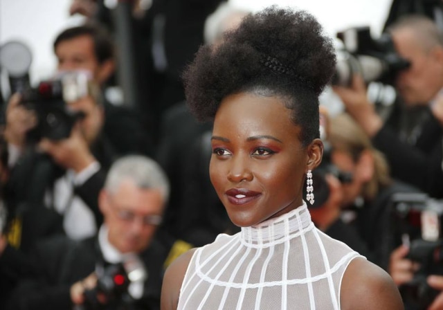 Jean-Paul Pelissier/Reuters A atriz Lupita Nyong'o, no tapete vermelho de Cannes, em maio deste ano