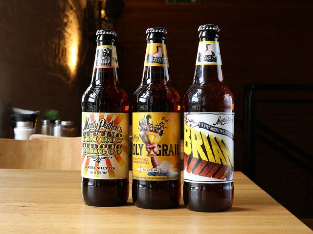Black Sheep Brewery Linha de cervejas da inglesa Black Sheep Brewery, criada em parceria com a trupe do Monty Python.