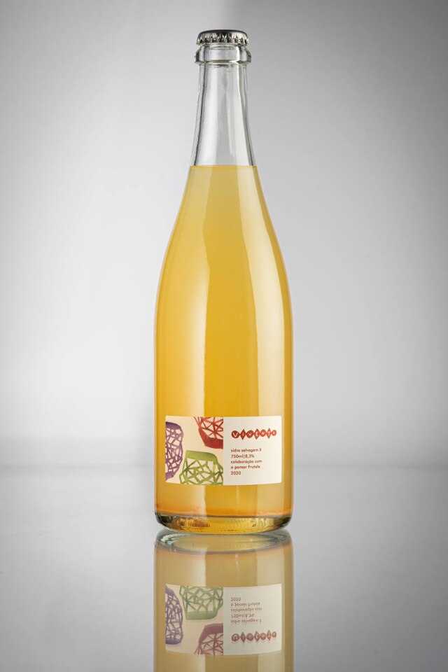 Sidra da vinícola Vivente é feita com maçãs granny smith fermentadas por leveduras selvagens.