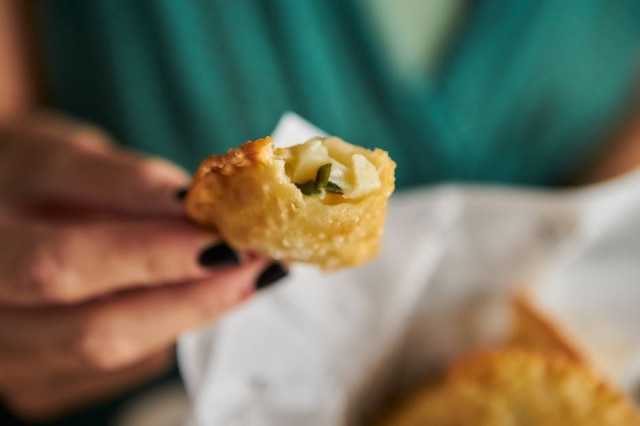 Roberto Seba Manioca. Pastelzinho de pupunha no cardápio das 4 da tarde