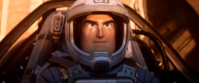 Disney/Pixar Chris Evans e Marcos Mion dão voz ao personagem Buzz Lightyear.