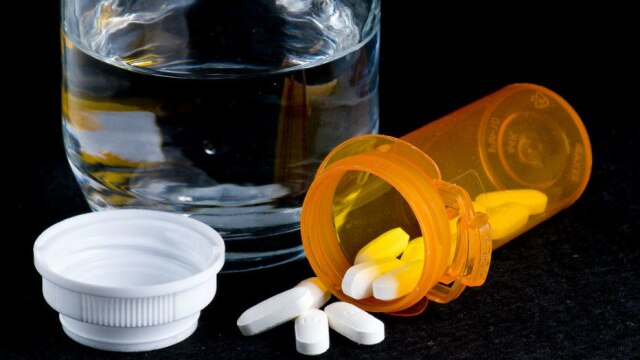 Earl/Creative Commons A farmacêutica Aché tem inscrições abertas para estágio e trainee até os dias 18 de junho e 30 de junho, respectivamente. Quem quer estagiar na companhia precisa ter graduação prevista entre julho e dezembro de 2018, possuir inglês intermediário e estar disposto a trabalhar em Guarulhos. O programa oferece, além da bolsa auxílio, assistência média e odontológica, seguro de vida, restaurante, vale-transporte, estacionamento e cartão alimentação. Para os interessados no programa trainee, a empresa admite profissionais formados entre agosto de 2015 e agosto de 2017, nível de inglês intermediário, disponobilidade para atuar em Guarulhos e Jurubatuba e oferece participação nos lucros e resultados. As inscrições podem ser feitas aqui.
