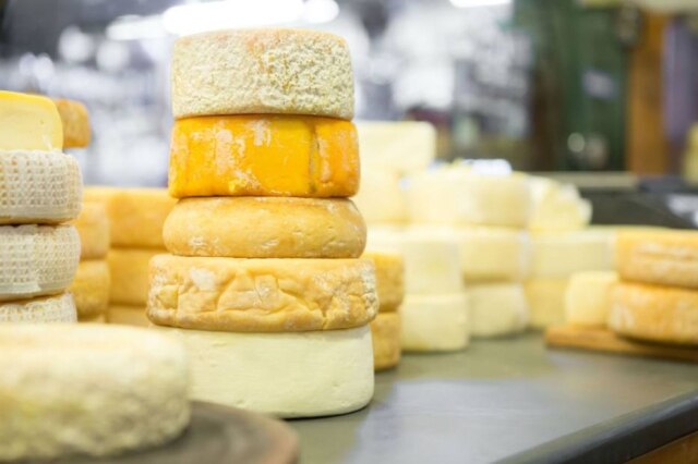 Daniel Teixeira|Estadaõ Artesanal. Queijos vendidos no Mercado Central de Belo Horizonte