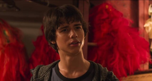 YouTube / EuropaCorpUs O ator Uriah Shelton