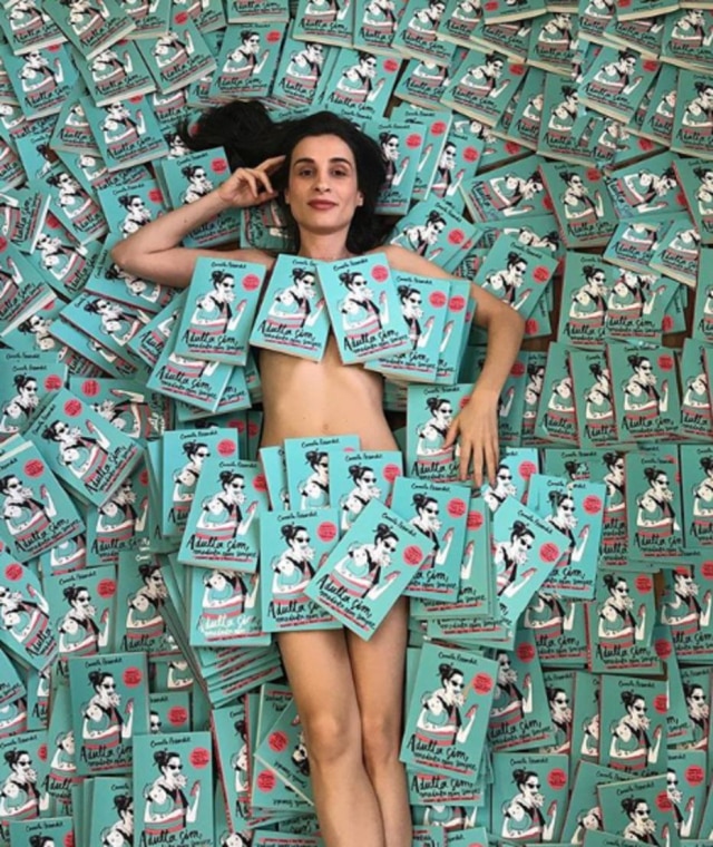 Instagram/Cafremder Camila Fremder lança 'Adulta sim, madura nem sempre', uma coleção de desabafos sobre as responsabilidades de crescer sem deixar de dar boas risadas.