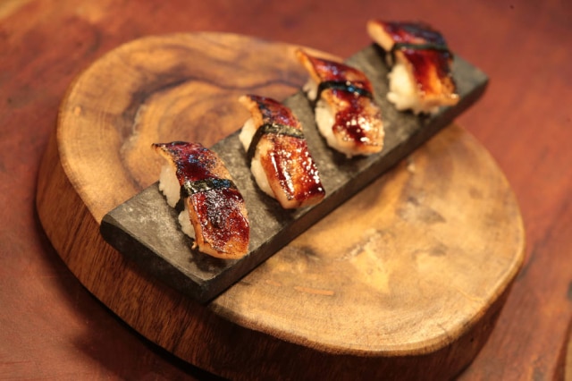 Nilton Fukuda/Estadão Sushi de papada de porco servido n'A Casa do Porco, eleito o 39º melhor restaurante do mundo