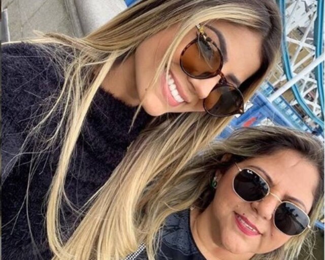 Instagram/@harialmeida_ A ex-BBB Hariany, atual integrante de 'A Fazenda', e a mãe Maria Cristina Almeida.