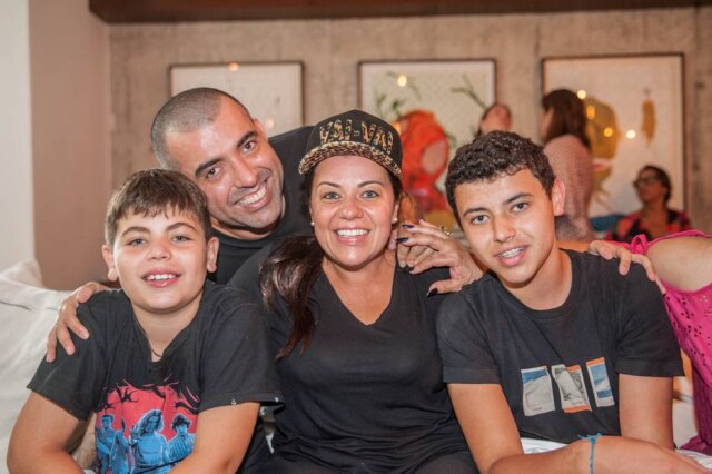 Equipe. O casal de chefs Jefferson e Janaina Rueda, com os filhos Joaquim e João Pedro 