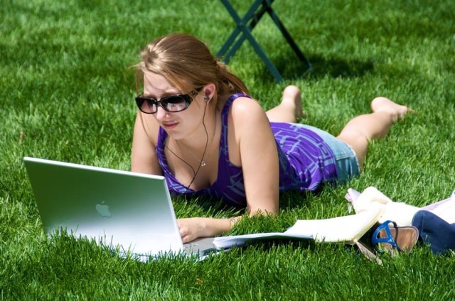 Ed Yourdon/Creative Commons "As pessoas sentem-se mais livres para liberar sua bile mental quando não precisam fazê-lo pessoalmente", a pesquisadora Olga Khazan se refere à capacidade dos fóruns de favorecer a "desinibição" online