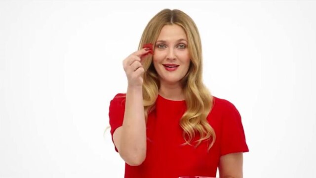 Reprodução/Facebook Atriz protagonizará a série 'Santa Clarita Diet'