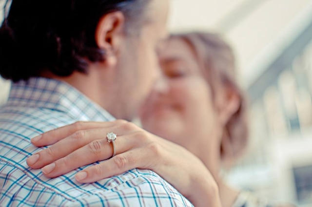 Pixabay Dale já tinha tentado pedir Karlie em casamento, mas ela jogou a aliança fora sem querer