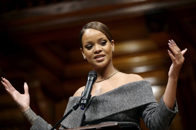 Steven Senne/AFP Rihanna tem um novo namorado, de acordo com tablóides britânicos