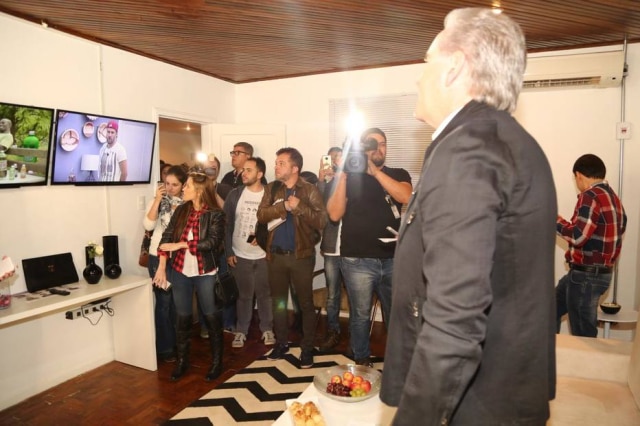 Eduardo Chahestian / Record TV O apresentador Roberto Justus em seu camarim.