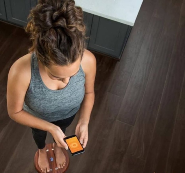 instagram,com/shapahealth Novo tipo de balança não mostra medidas em número e estimula usuário a seguir a dieta.