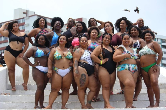 Guel de Lima Mulheres posaram de biquíni como sinal de valorização do próprio corpo.