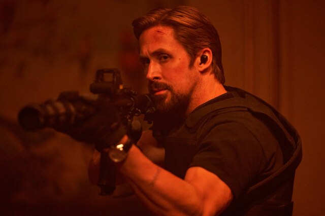 Paul Abel/Netflix Ryan Gosling é o agente oculto em novo filme da Netflix com Ryan Reynolds e Wagner Moura.