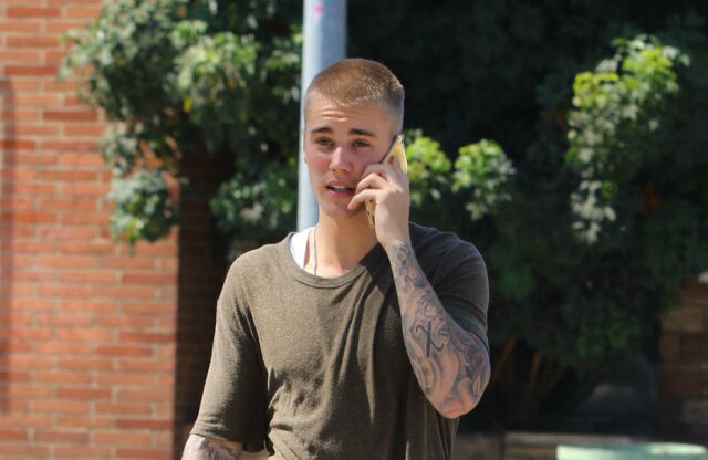 Bang Showbiz Justin Bieber explicou pessoalmente à garota que não vai mais tirar selfies com fãs