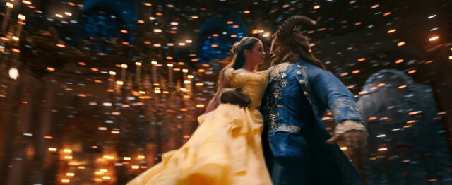 Cena do filme A Bela e a Fera (2017)/Reprodução Emma Watson, que interpreta a Bela e a Fera no novo live-action da Disney, disse ter se sentido inspirada pela personagem.