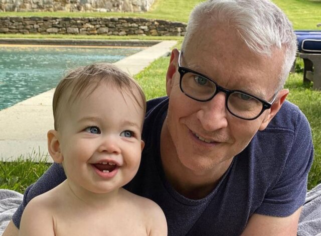 Reprodução Instagram / @andersoncooper O jornalista Anderson Cooper, 54, com seu filho Wyatt Morgan, de um ano