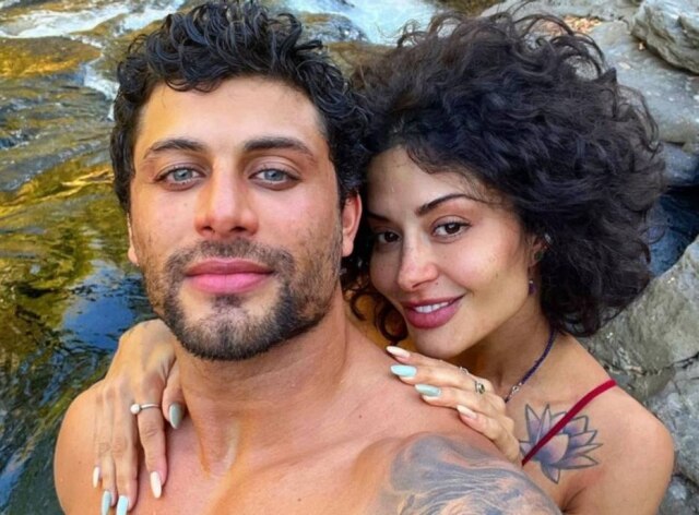 Instagram/@soualinecampos O DJ Jesus Luz e a modelo Aline Campos assumiram o namoro em junho deste ano.