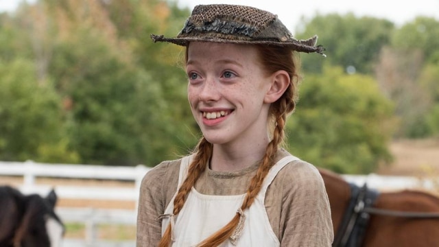 Reprodução de cena de 'Anne with an 'E'' (2017) / Netflix Amybeth McNulty interpreta a orfã Anne