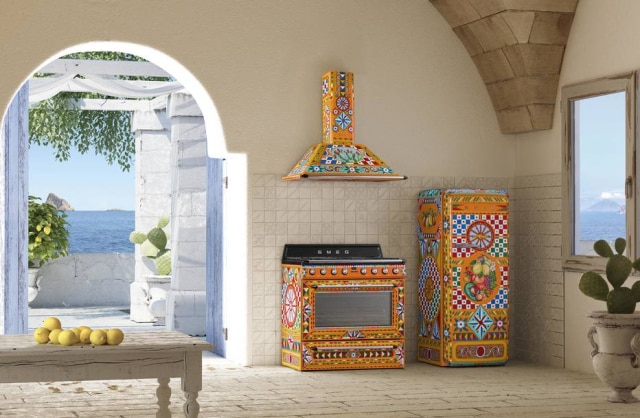 Imagem cedida pela Dolce & Gabbana A cozinha da Dolce & Gabbana em parceria com a Smeg: uma homenagem ao imaginário siciliano