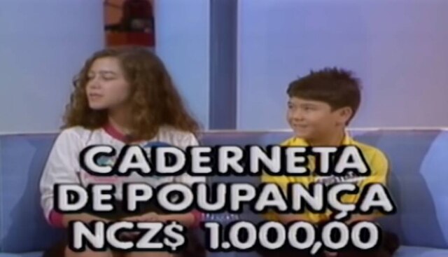 Reprodução de 'Domingão do Faustão' / Globo Casal de irmãos ganha caderneta de poupança no 'Domingão do Faustão'.