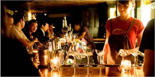 Erin Wigger/NYT Ambiente do bar Please Don't Tell