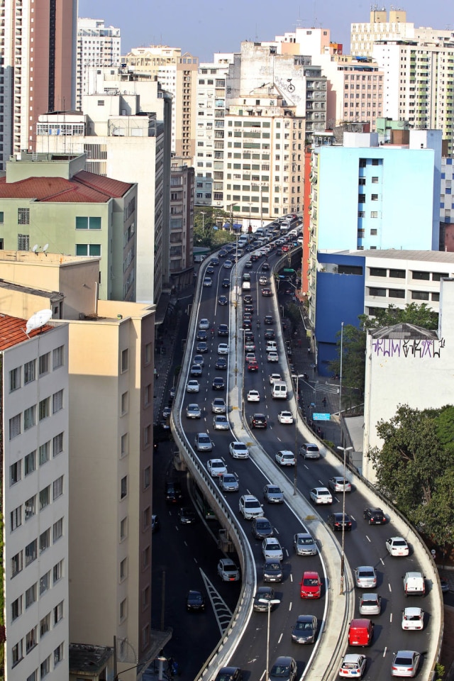 Márcio Fernandes/Estadão Vista aérea de trecho do Minhocão em 12/9/2014