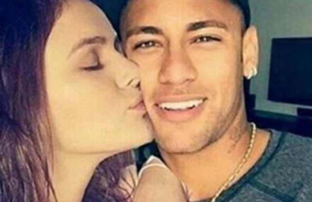 Reprodução/ Instagram Amigo do casal afirma que Bruna Marquezine e Neymar não vão assumir namoro publicamente