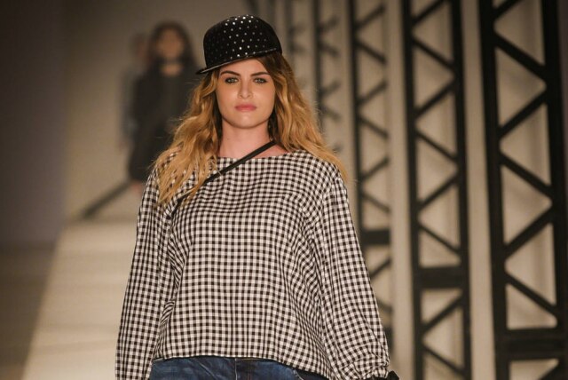 Divulgação Ashua Curve & Plus Size estreia na passarela da Renner.