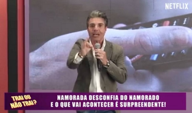 www.Facebook.com/Netflixbrasil João Kleber estrela novo vídeo da Netflix e simula um 'Teste de Fidelidade' - mas, dessa vez, referente às séries.