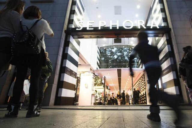 REUTERS/Gonzalo Fuentes A Sephora é uma multi-marca de cosméticos fundada em Paris