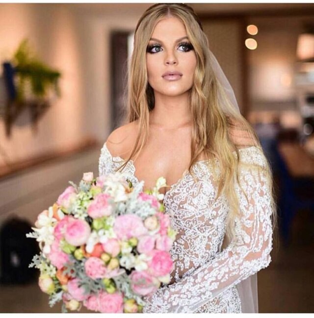 Instagram/ @lebronstein Luísa escolheu um vestido assinado pela estilista Lethicia Bronstein